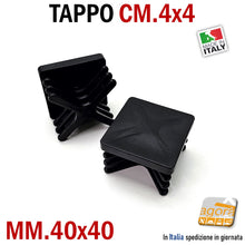 Carica l&#39;immagine nel visualizzatore di Gallery, TAPPI TAPPO QUADRATO 40x40mm NERO PLASTICA NUOVO cm 4x4 piatto copritesta CONFEZIONE INDUSTRIALE PUNTALE SOTTOPIEDE ALETTATO QUADRO PER TELAI TUBOLARI METALLO RECINZIONI CM 4X4
